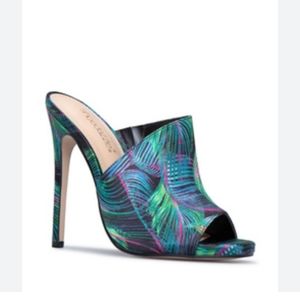 Shoe Dazzle Charli Slip on Heels size 7